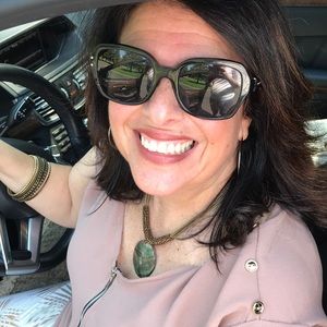 Meet your Posher, Joann